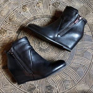 KENNETH COLE REACTION Vira Leather Wedge Bootie 6